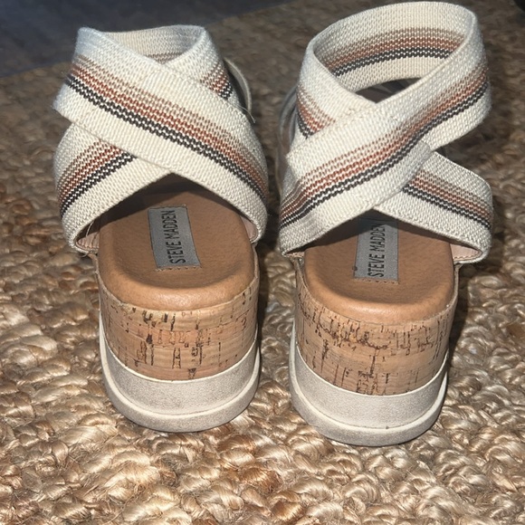 Steve Madden Bandi Platform Sandals - Picture 3 of 6